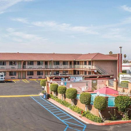 Econo Lodge Anaheim North ภายนอก รูปภาพ
