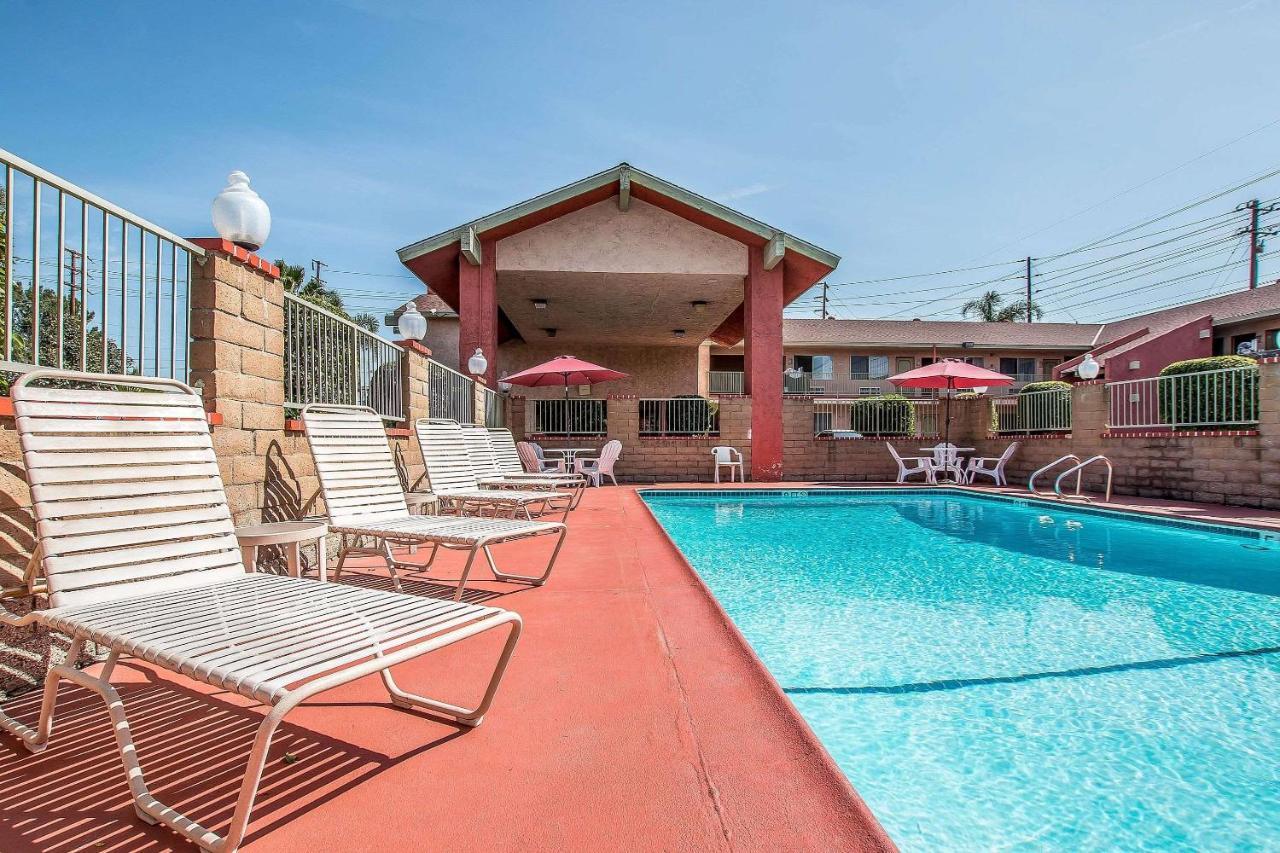 Econo Lodge Anaheim North ภายนอก รูปภาพ