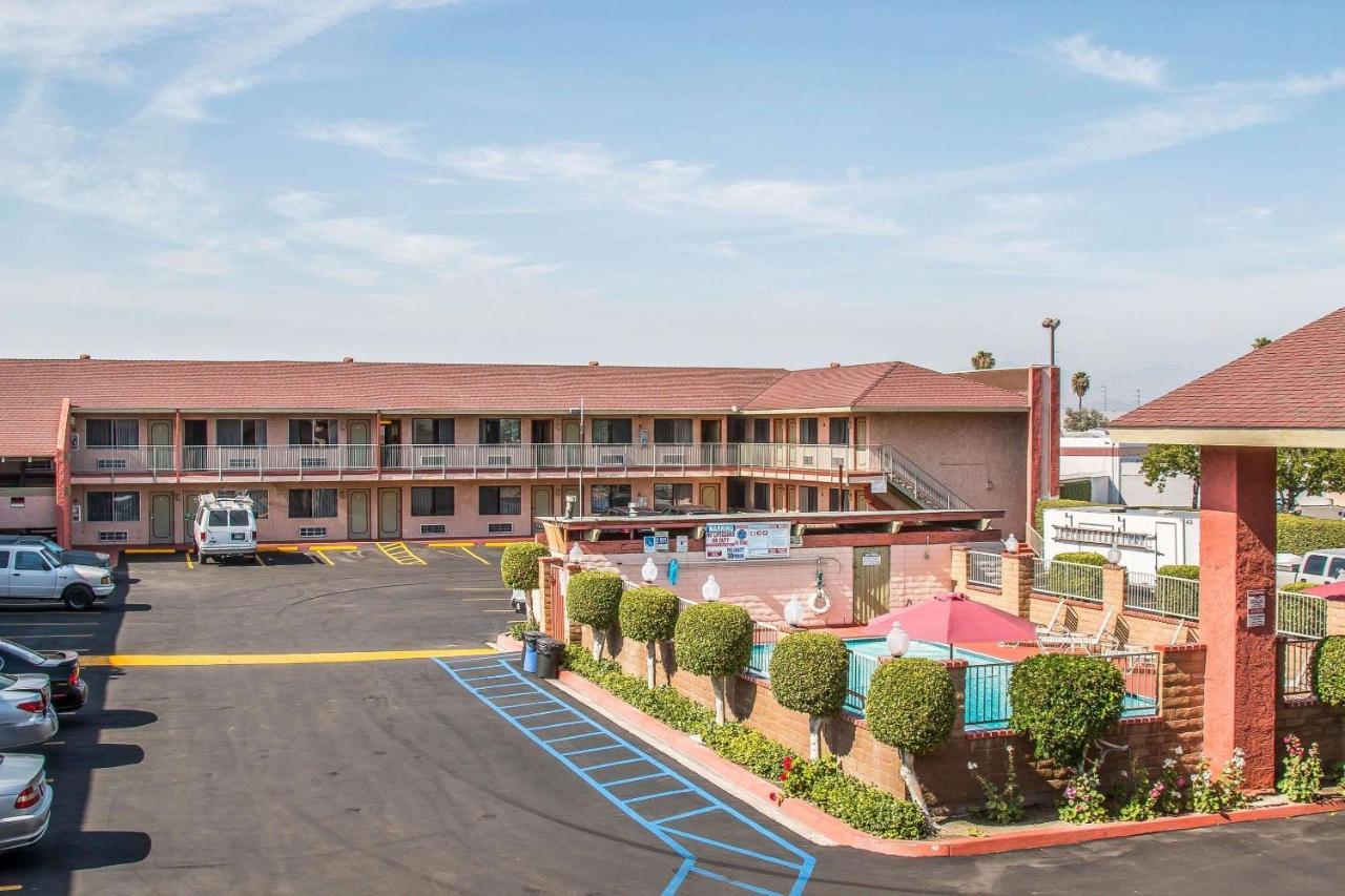 Econo Lodge Anaheim North ภายนอก รูปภาพ