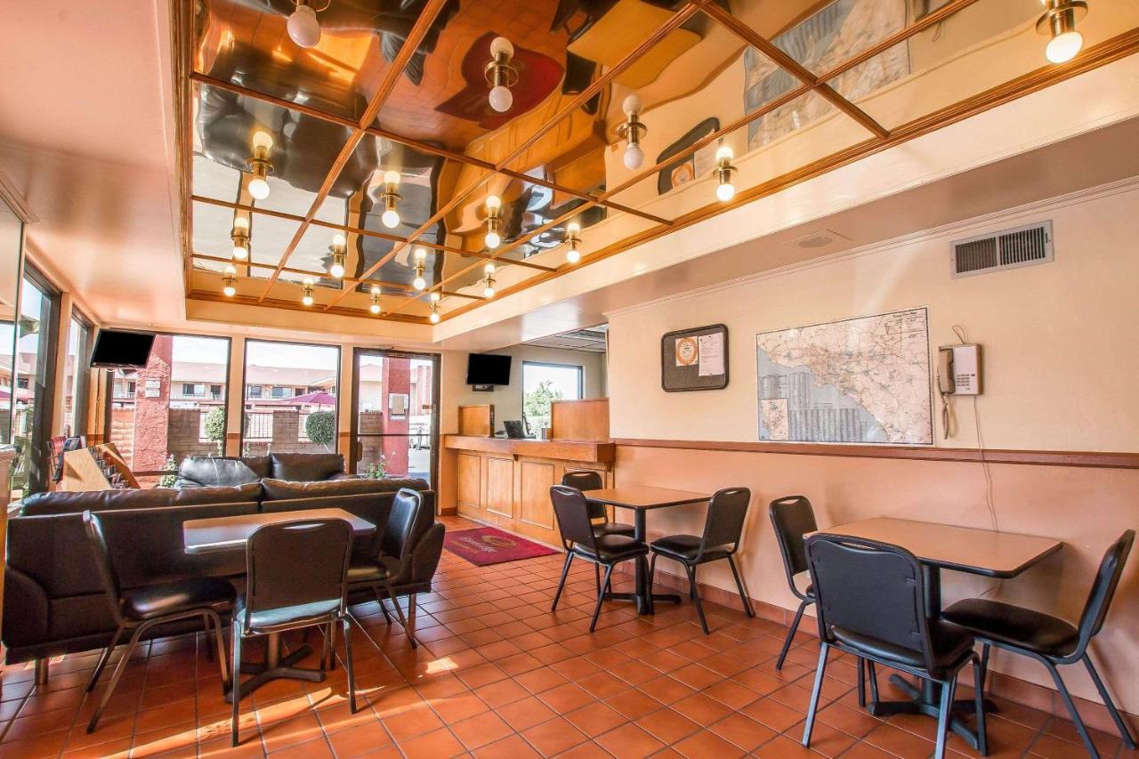 Econo Lodge Anaheim North ภายนอก รูปภาพ